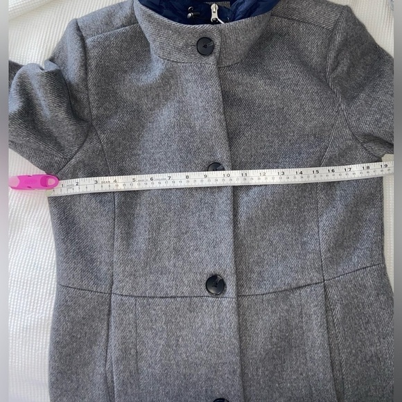 Women’s AKA wool blend gray midi coat with front zip-in bib size medium - Picture 11 of 13